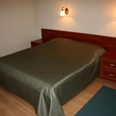 Mini-Hotel On Geroiv Energetykiv Street 18 Kiev Ngoại thất bức ảnh