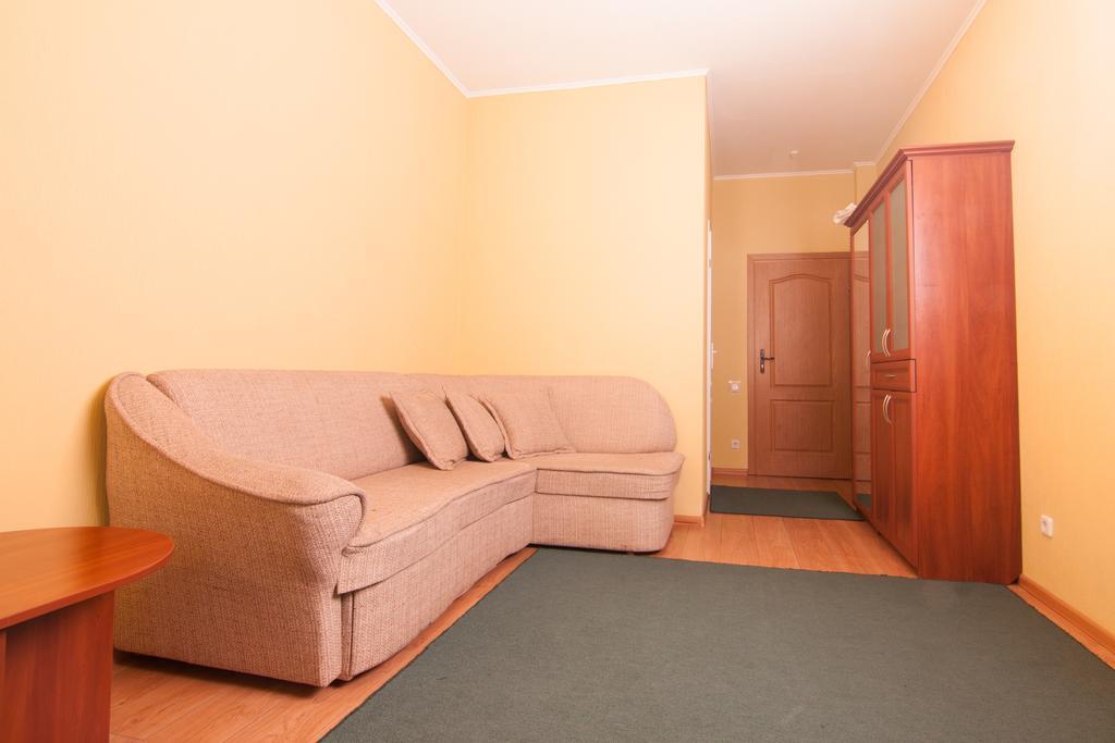 Mini-Hotel On Geroiv Energetykiv Street 18 Kiev Ngoại thất bức ảnh