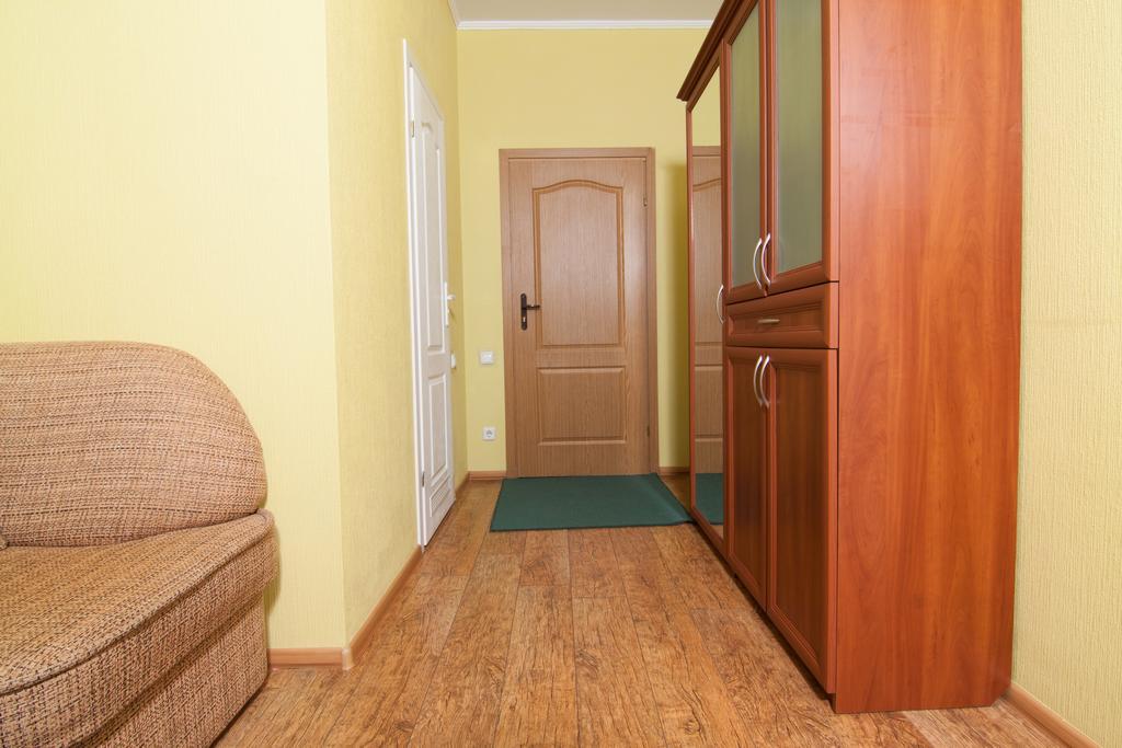 Mini-Hotel On Geroiv Energetykiv Street 18 Kiev Ngoại thất bức ảnh