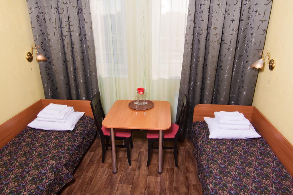 Mini-Hotel On Geroiv Energetykiv Street 18 Kiev Ngoại thất bức ảnh