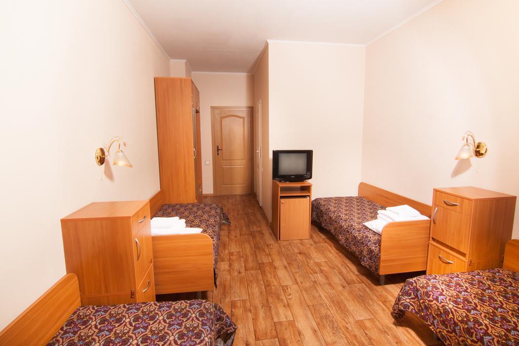Mini-Hotel On Geroiv Energetykiv Street 18 Kiev Ngoại thất bức ảnh