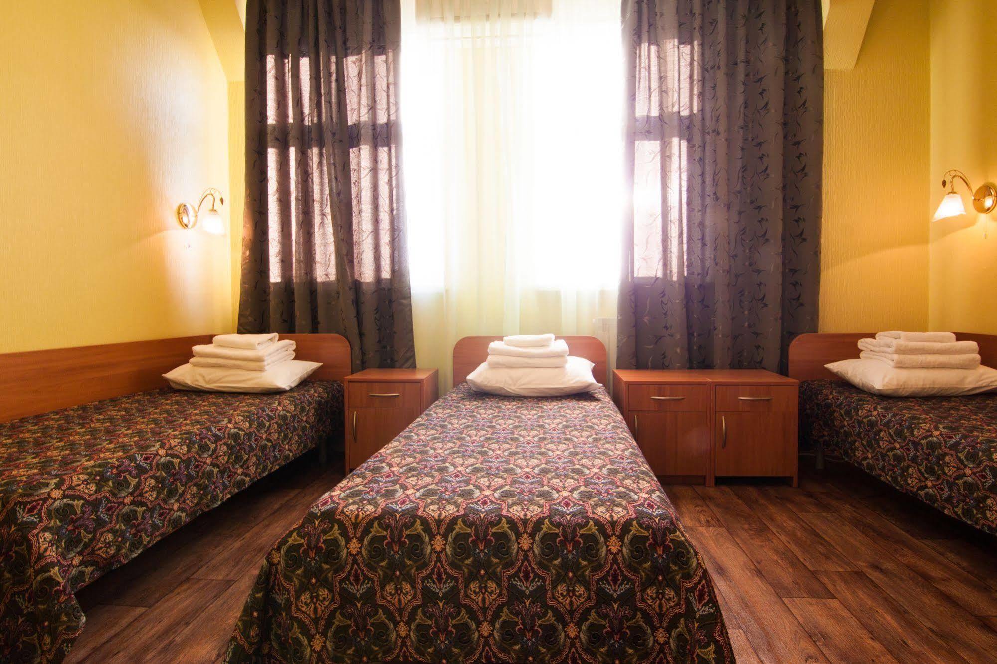 Mini-Hotel On Geroiv Energetykiv Street 18 Kiev Ngoại thất bức ảnh