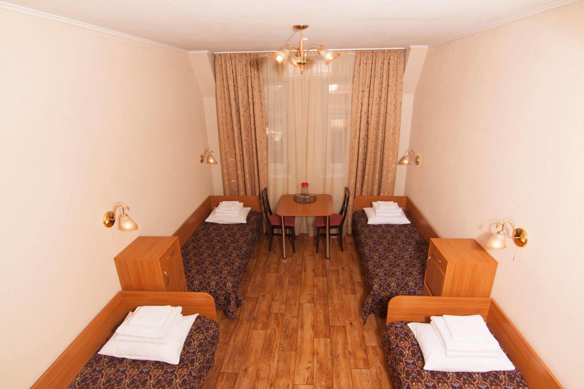 Mini-Hotel On Geroiv Energetykiv Street 18 Kiev Ngoại thất bức ảnh