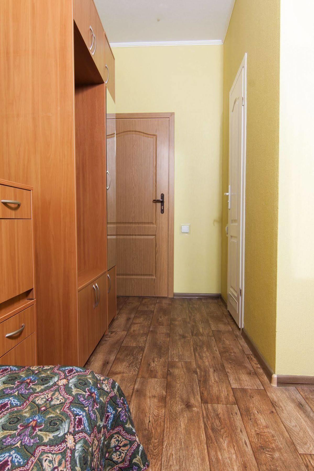 Mini-Hotel On Geroiv Energetykiv Street 18 Kiev Ngoại thất bức ảnh