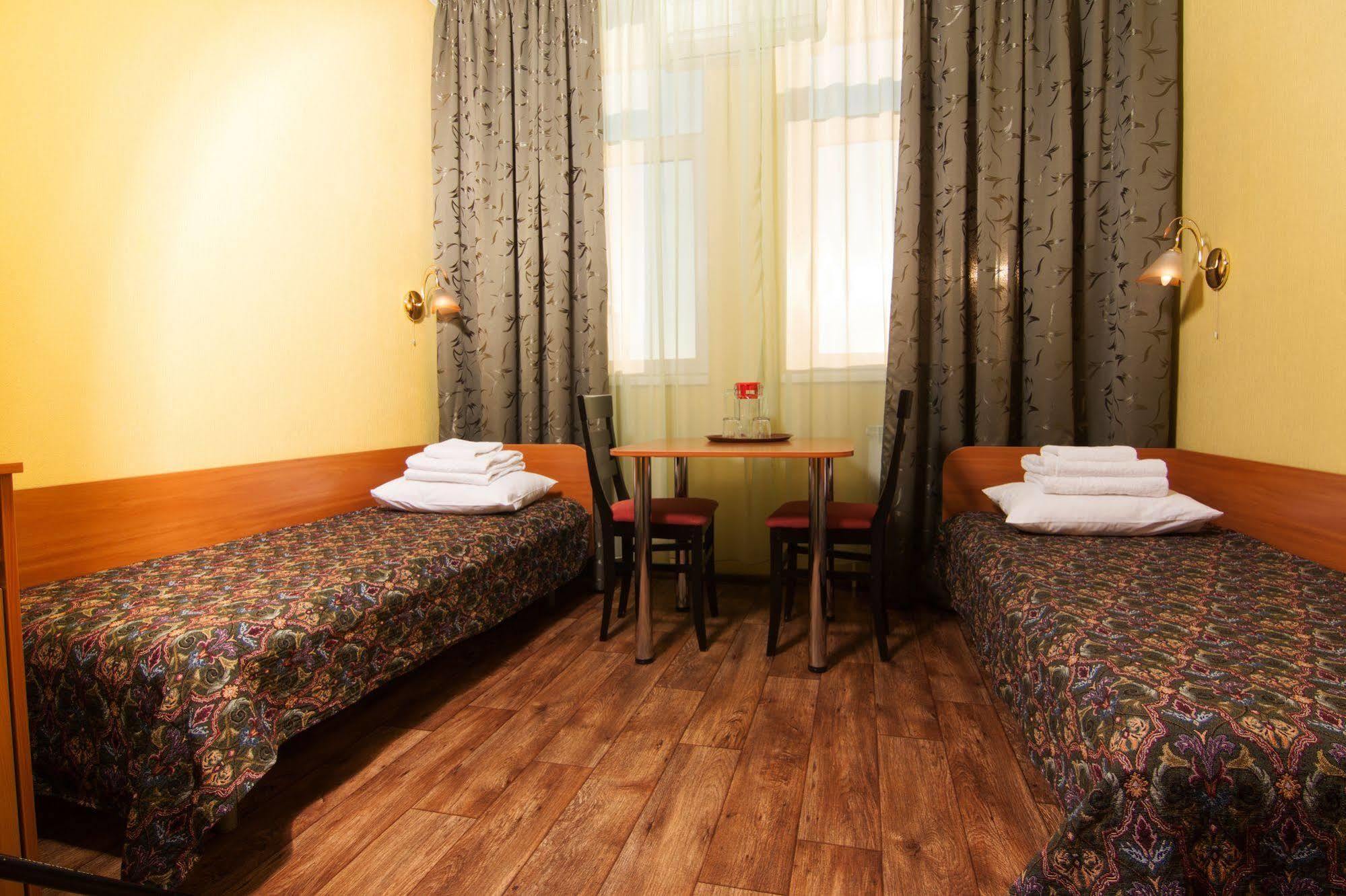 Mini-Hotel On Geroiv Energetykiv Street 18 Kiev Ngoại thất bức ảnh