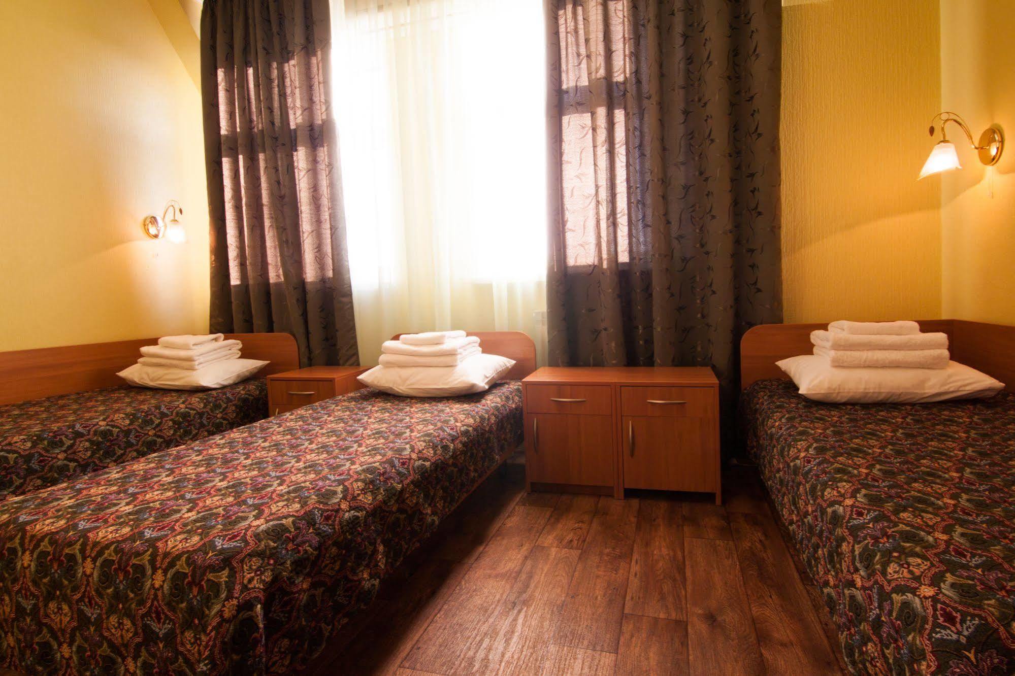 Mini-Hotel On Geroiv Energetykiv Street 18 Kiev Ngoại thất bức ảnh