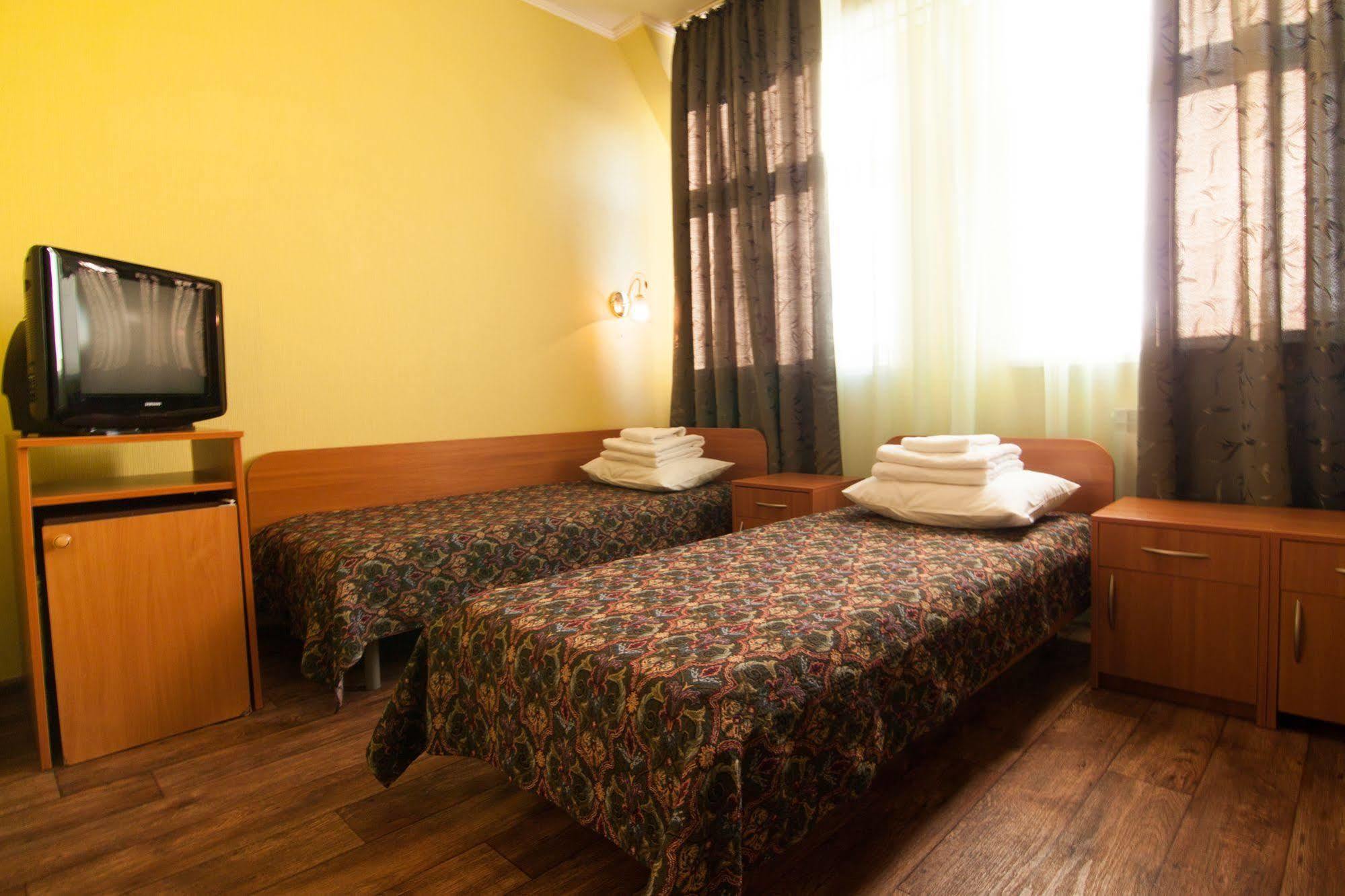Mini-Hotel On Geroiv Energetykiv Street 18 Kiev Ngoại thất bức ảnh